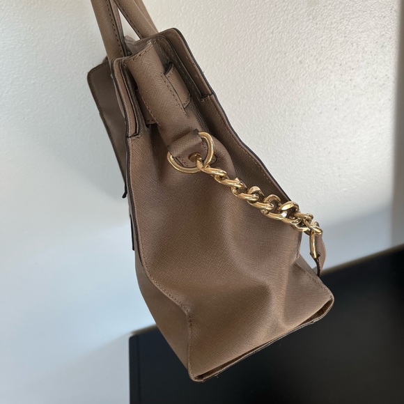 MICHEAL KORS / LARGE HAMILTON LEATHER TOTE! Gently used condition! - Picture 8 of 9